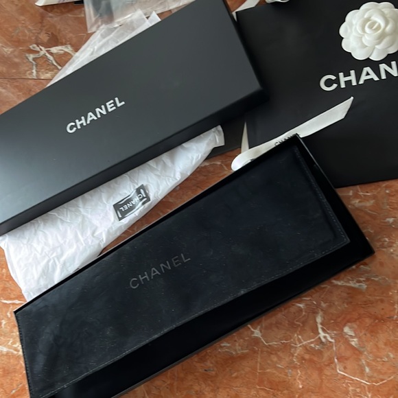 Authentic Chanel brand new with tags collectible novelty belt/cross body/chain - Picture 10 of 13